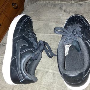 women’s nike court like new sneakers